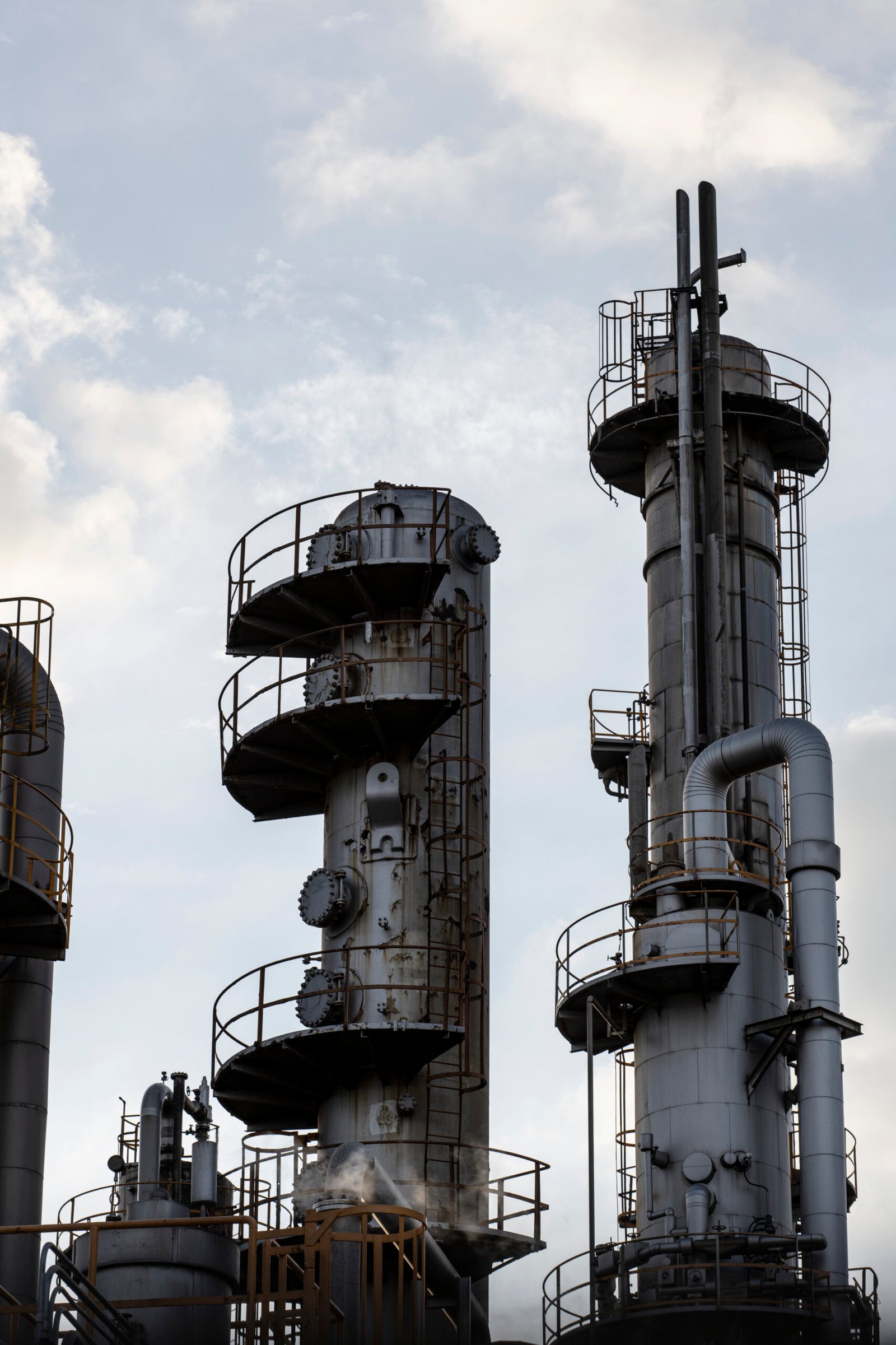pollution-industry-exterior-daylight